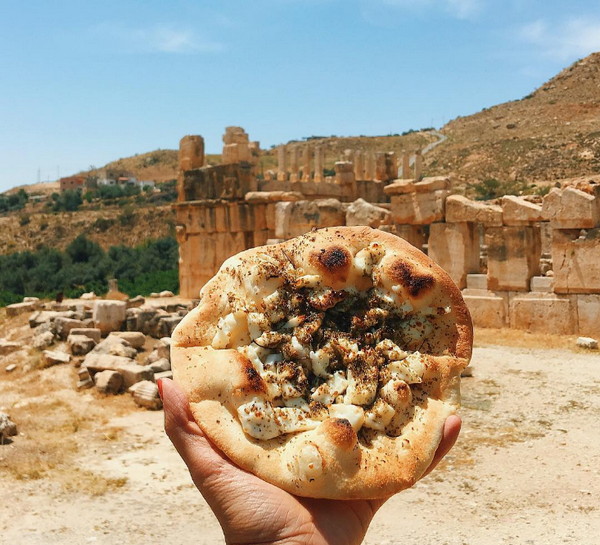 Լ Manakish ʳ